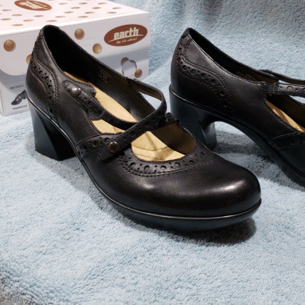 Earth Low Heel Shoes Black Size 7.5